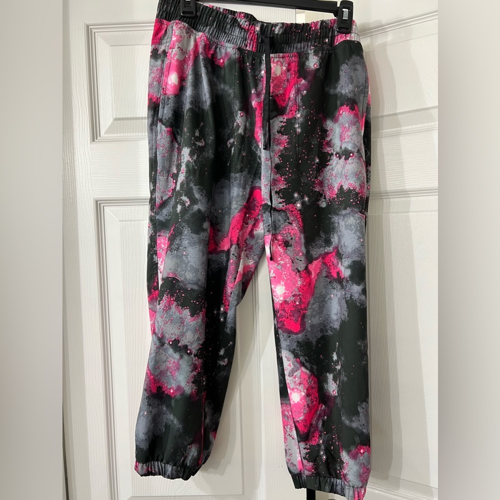 90 Degrees by Reflex Space Patterned Workout Ankle Pants